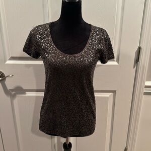 Pretty gray sequin top